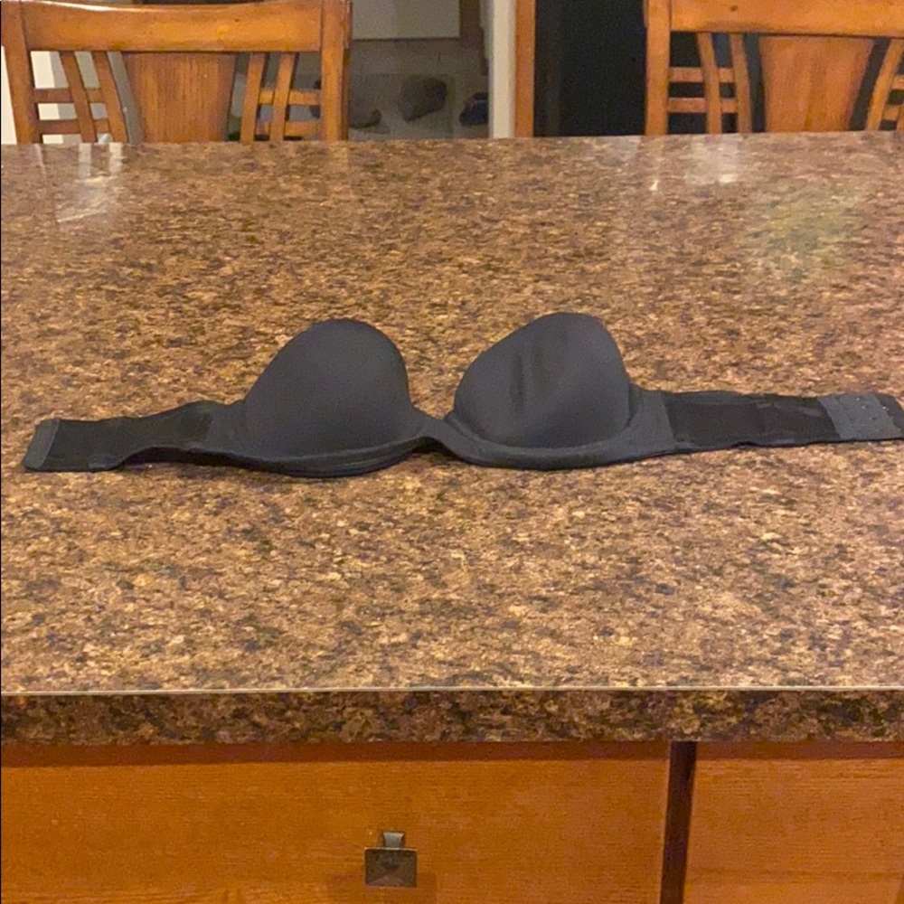 Wacoal black strapless bra 32DD